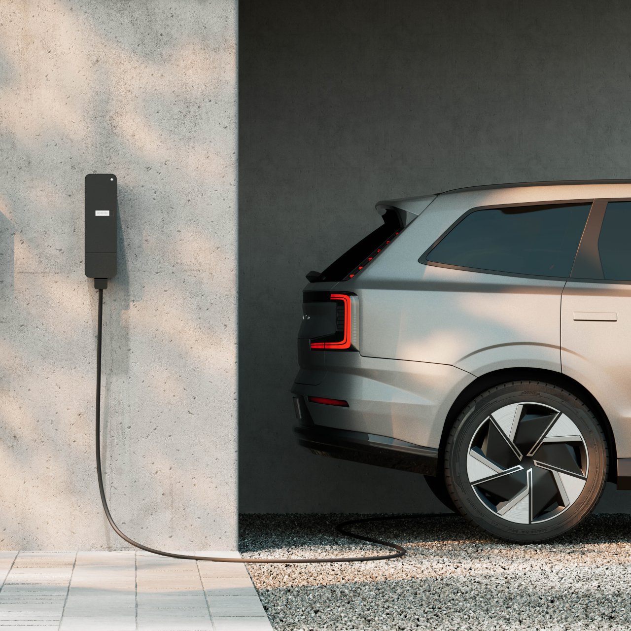 amina M laadpaal bij een elektrische wagen